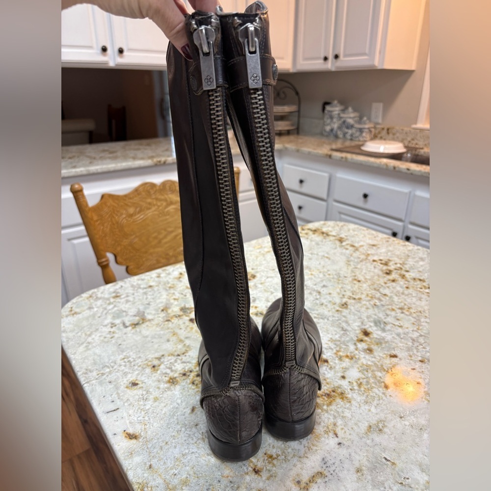 Arturo Chiang Brown Tall Leather Riding Boot AT Falcity Women’s 7 Croc Detail - Picture 8 of 12